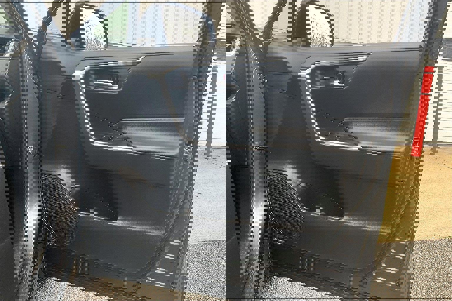 Used 2022 Toyota RAV4 XLE w/ Convenience Package image 29