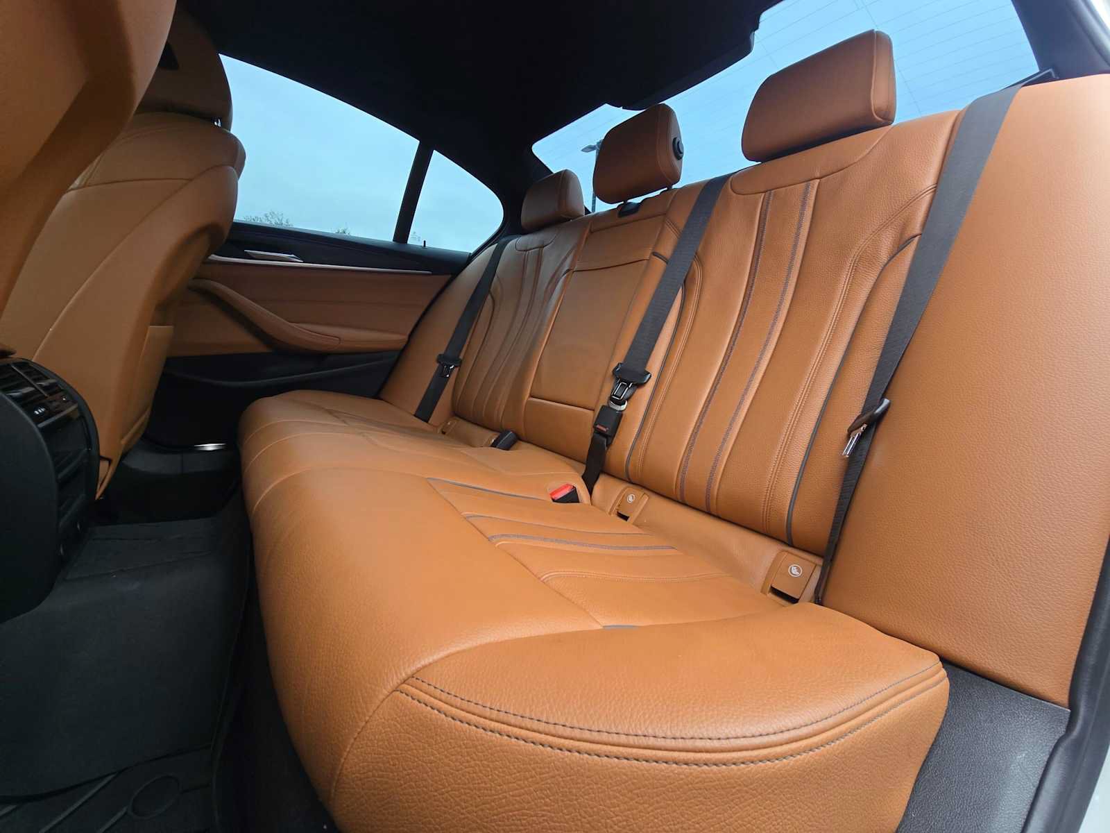 Used 2018 BMW 530i w/ M Sport Package RWD image 17