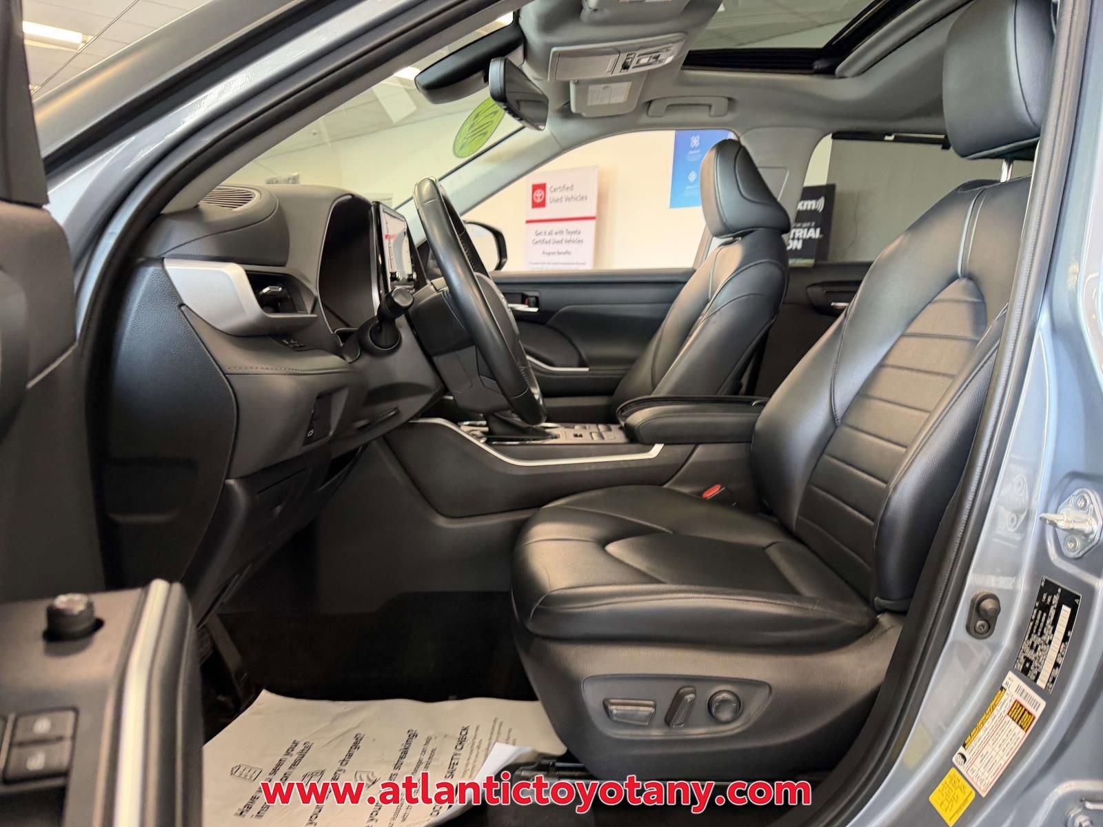 Used 2022 Toyota Highlander XLE image 10