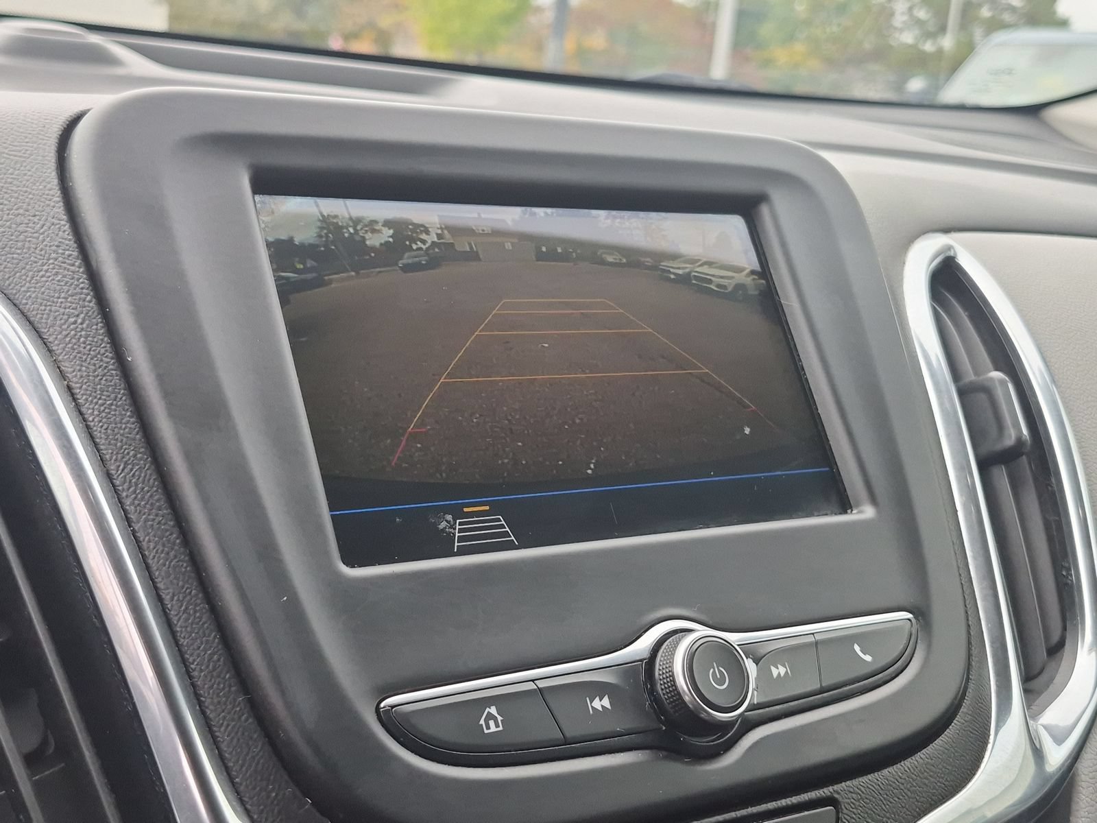 Used 2019 Chevrolet Equinox LT w/ Driver Convenience Package FWD image 27