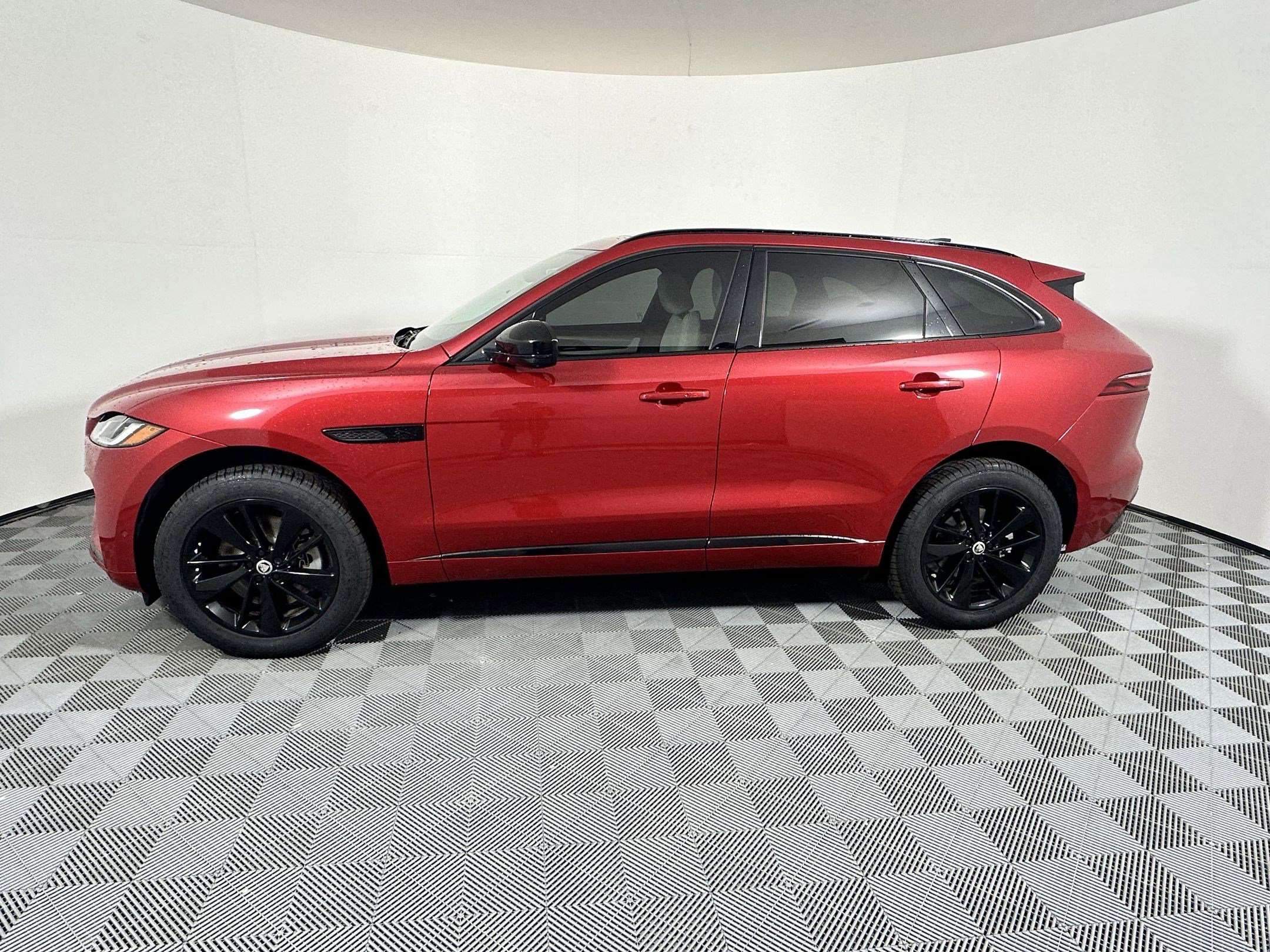 Used 2026 Jaguar F-PACE R-Dynamic S image 2