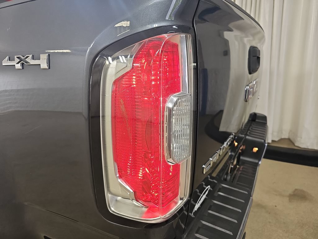 Used 2016 GMC Canyon SLT w/ Driver Alert Package AWD/4WD image 39