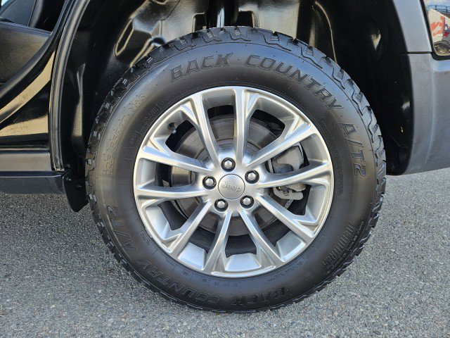 Used 2020 Jeep Cherokee Latitude Plus w/ Comfort/Convenience Group image 29