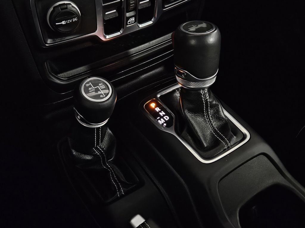 Used 2023 Jeep Wrangler Unlimited Sahara image 16