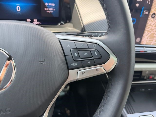 Used 2025 Volkswagen Atlas Cross Sport SEL Premium R-Line AWD/4WD image 23