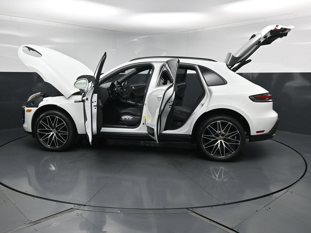 New 2026 Porsche Macan AWD/4WD image 32