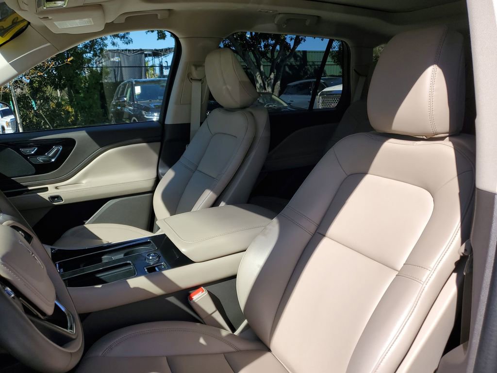 Certified 2023 Lincoln Aviator 2WD w/ Premium Package image 23