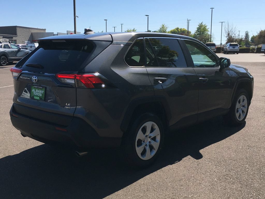 Used 2025 Toyota RAV4 LE AWD/4WD image 7