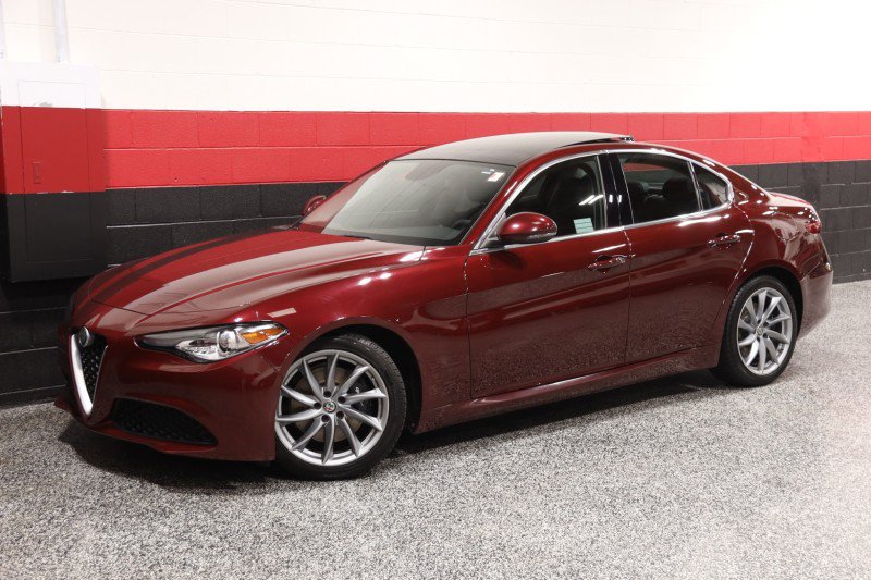 Used 2017 Alfa Romeo Giulia w/ Cold Weather Package RWD image 18