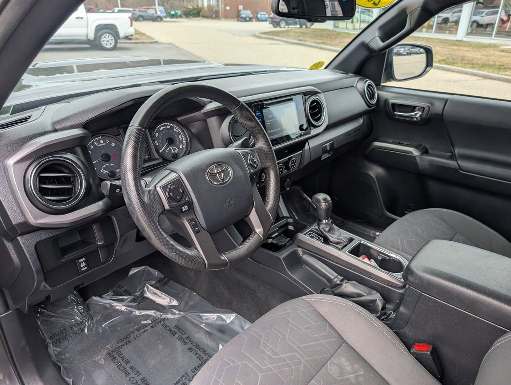 Used 2017 Toyota Tacoma TRD Sport image 15