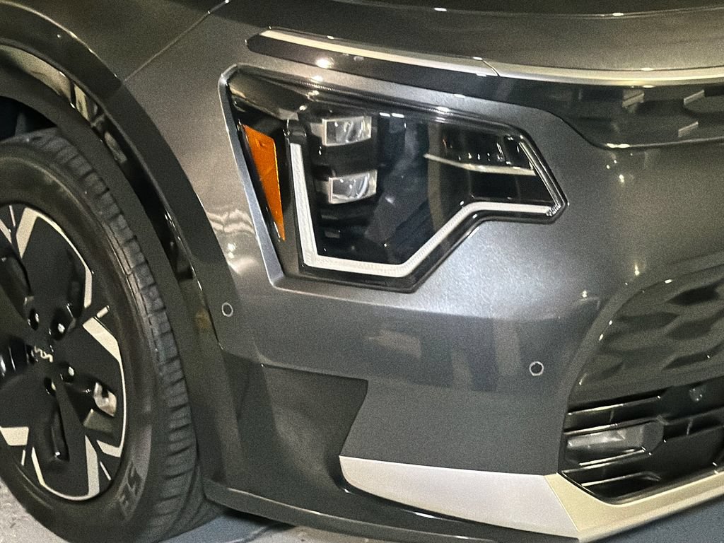 Certified 2023 Kia Niro Wave FWD image 11
