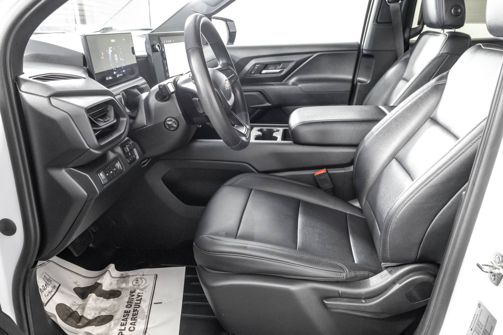 Used 2024 Chevrolet Silverado EV W/T AWD/4WD image 7