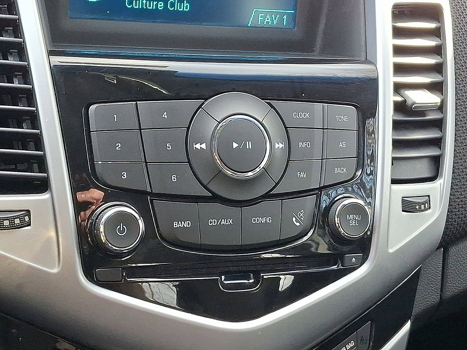 Used 2014 Chevrolet Cruze LT image 30