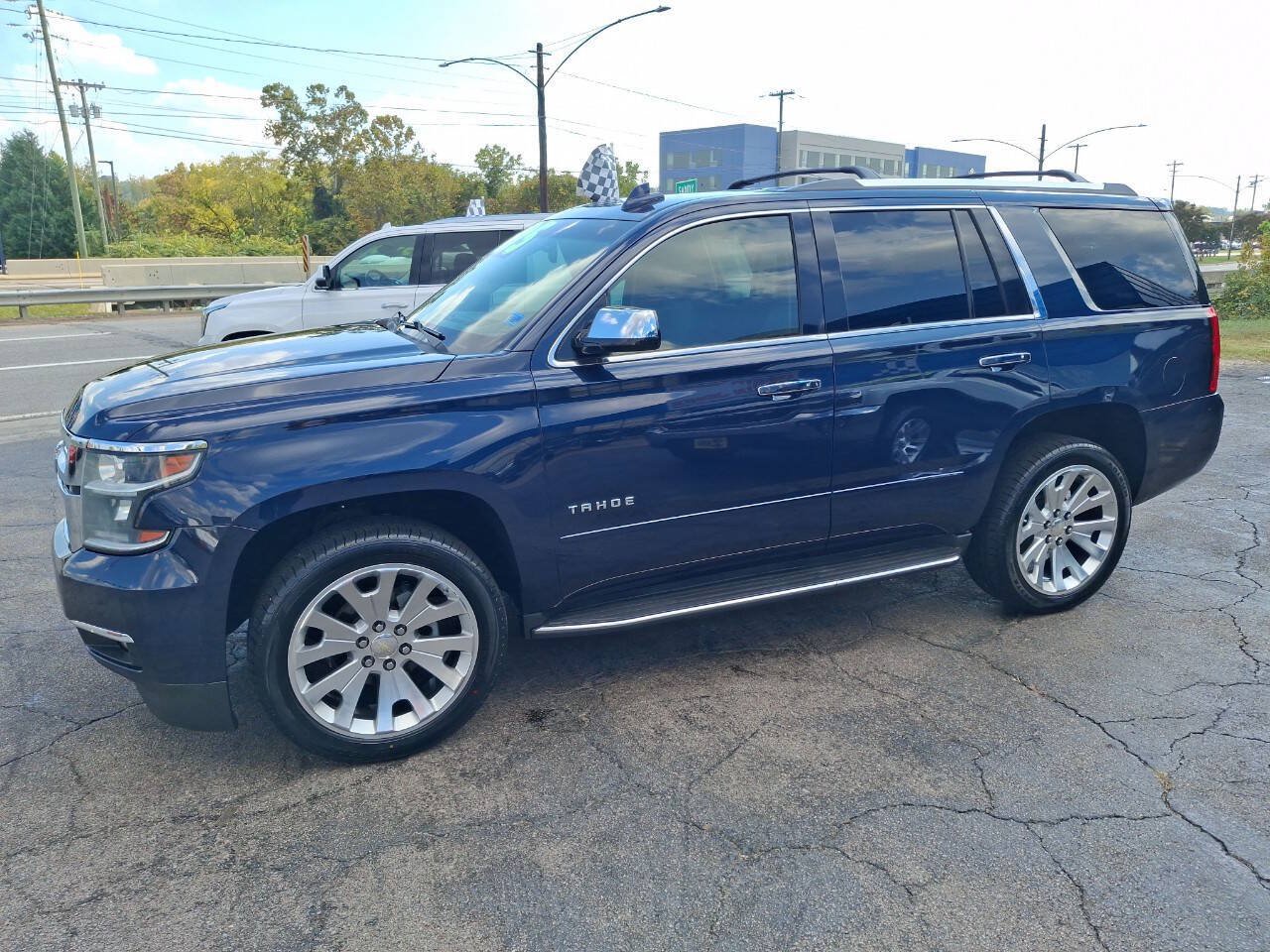 Used 2018 Chevrolet Tahoe Premier AWD/4WD image 4