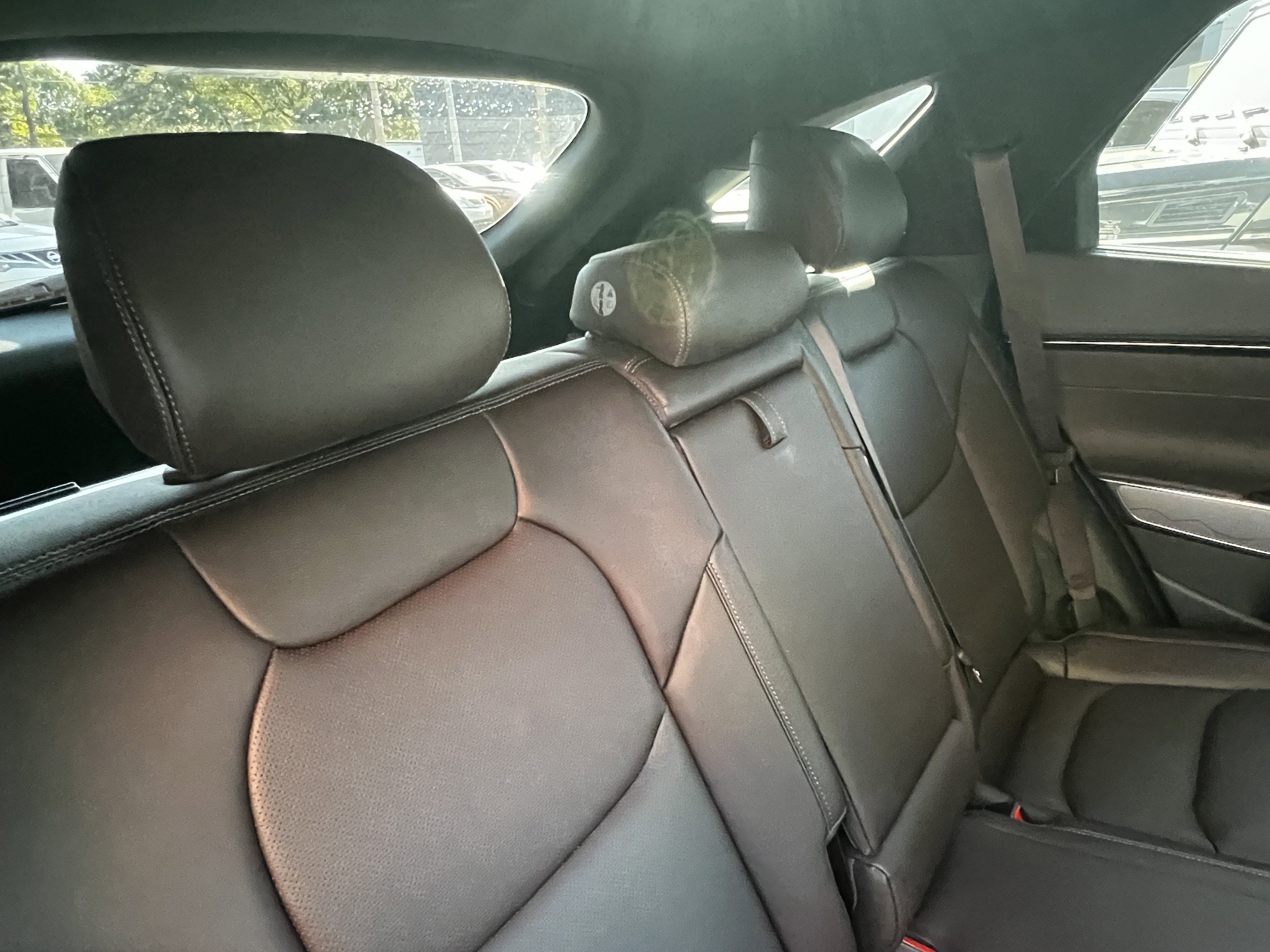 Used 2022 Genesis GV70 2.5T w/ Advanced Package image 43