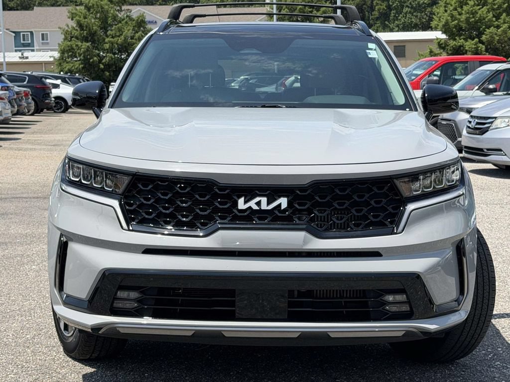 Used 2023 Kia Sorento EX w/ Panoramic Sunroof Package FWD image 2