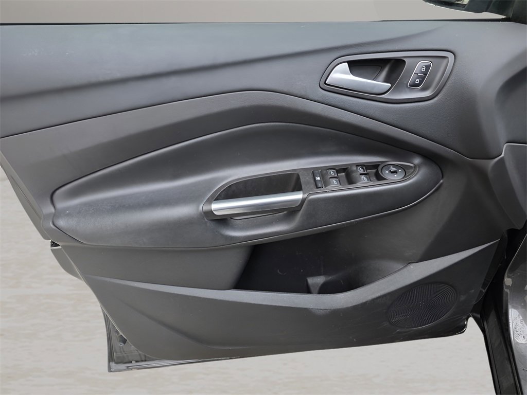 Used 2017 Ford Escape SE image 17