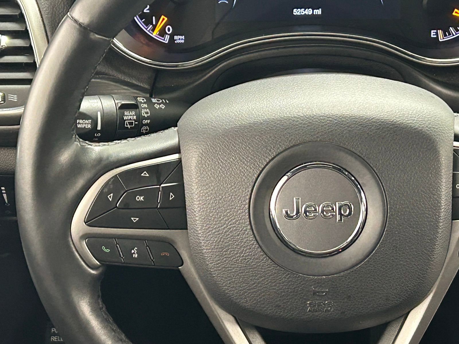 Used 2019 Jeep Grand Cherokee Altitude image 11