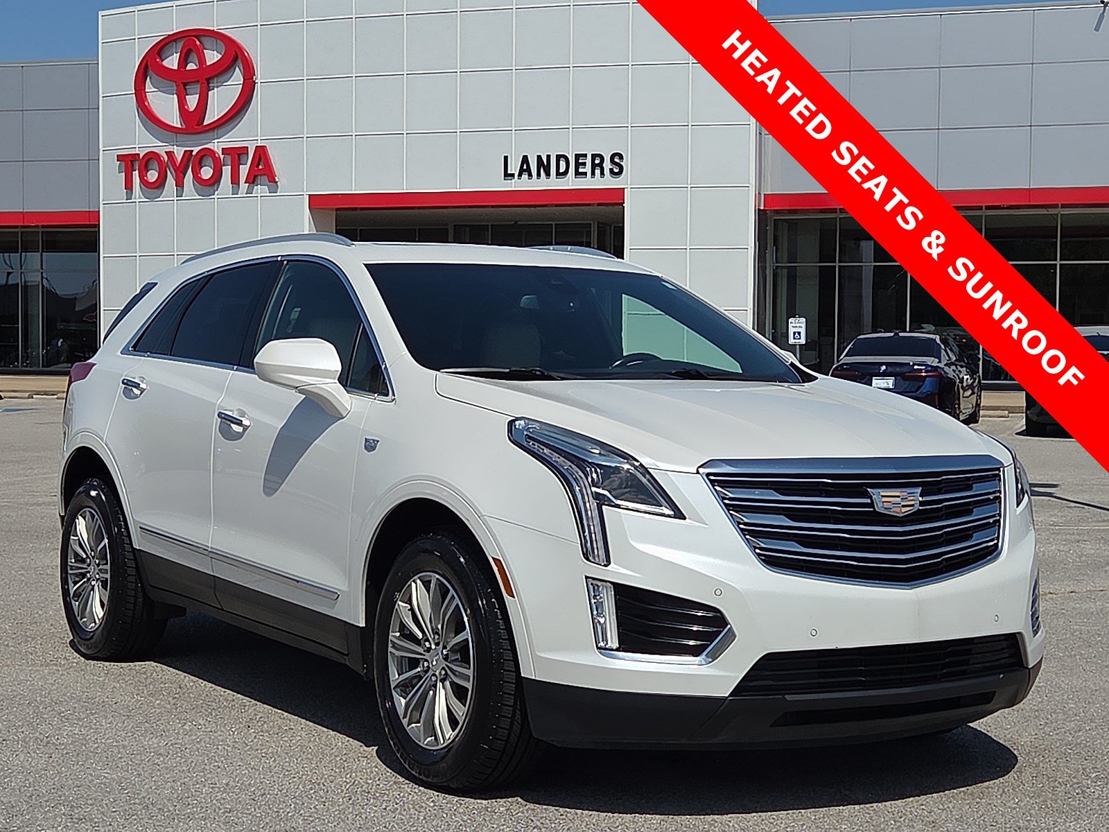 Used 2019 Cadillac XT5 Luxury FWD image 1