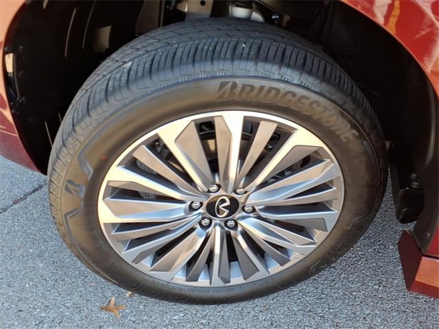 Used 2025 INFINITI QX80 Sensory image 23