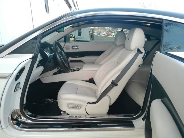 Used 2014 Rolls-Royce Wraith image 12