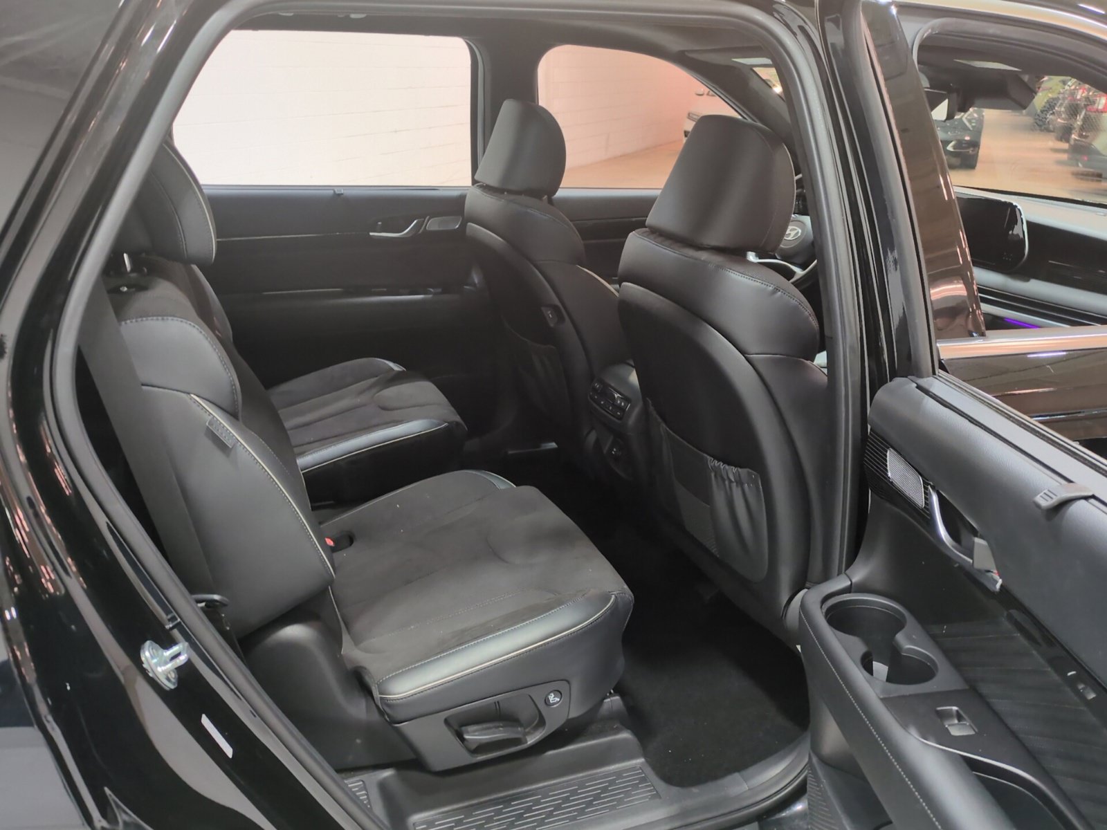 Used 2024 Hyundai Palisade Calligraphy AWD/4WD image 11