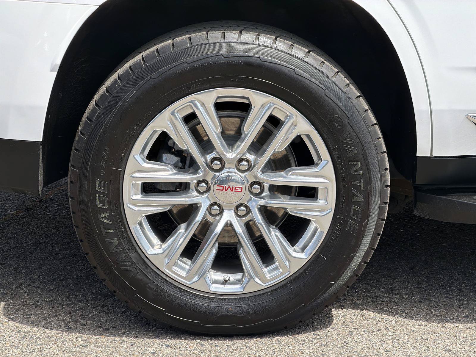 Used 2024 GMC Yukon SLT RWD image 32