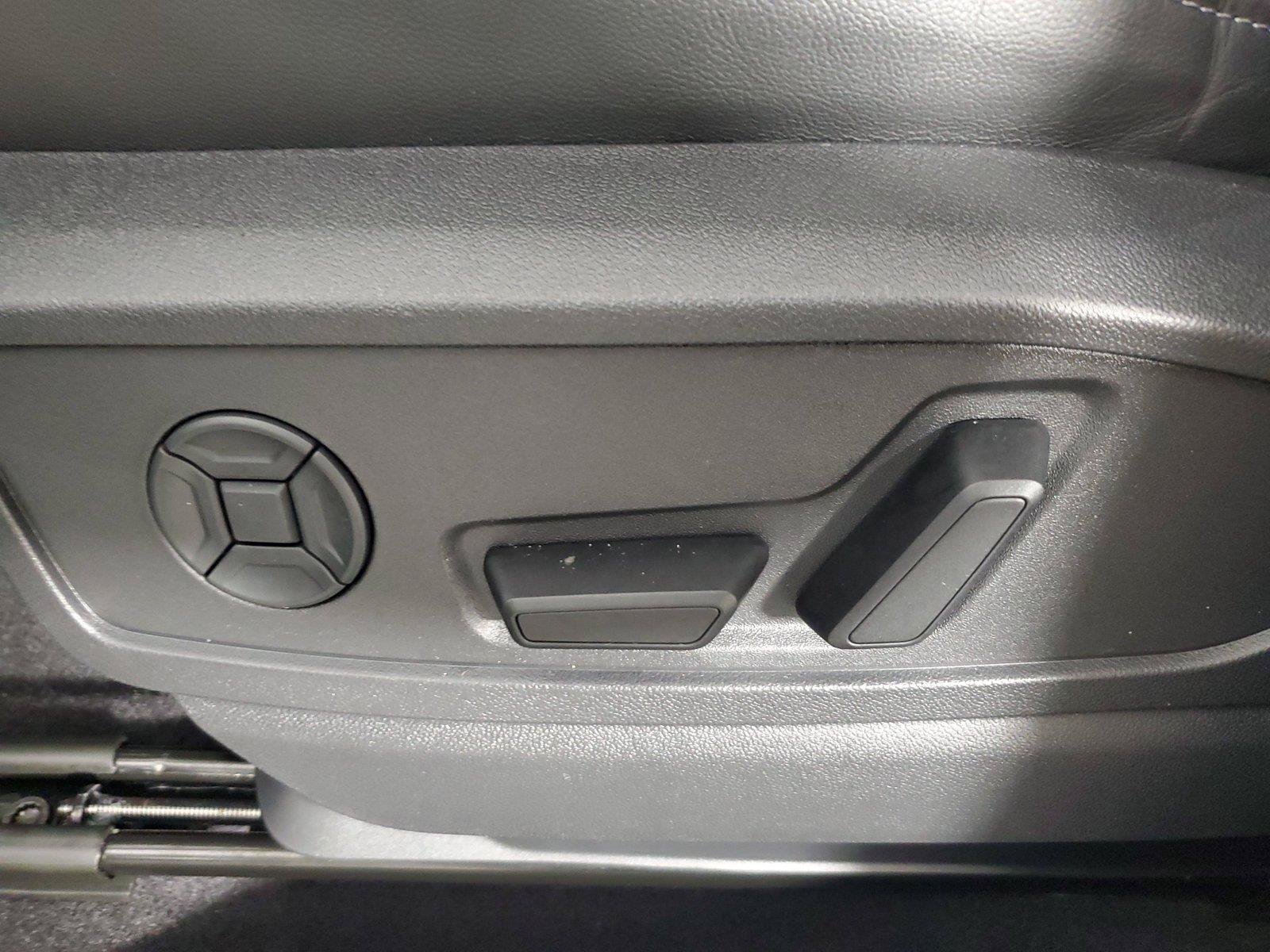 Used 2025 Audi Q5 Premium AWD/4WD image 21