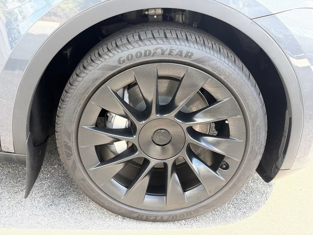 Used 2024 Tesla Model Y Long Range AWD/4WD image 20