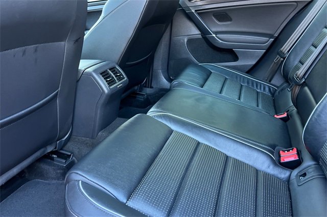 Used 2019 Volkswagen Golf R 4-Door image 13