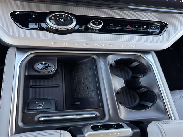 New 2025 Ford Expedition Max Active image 25