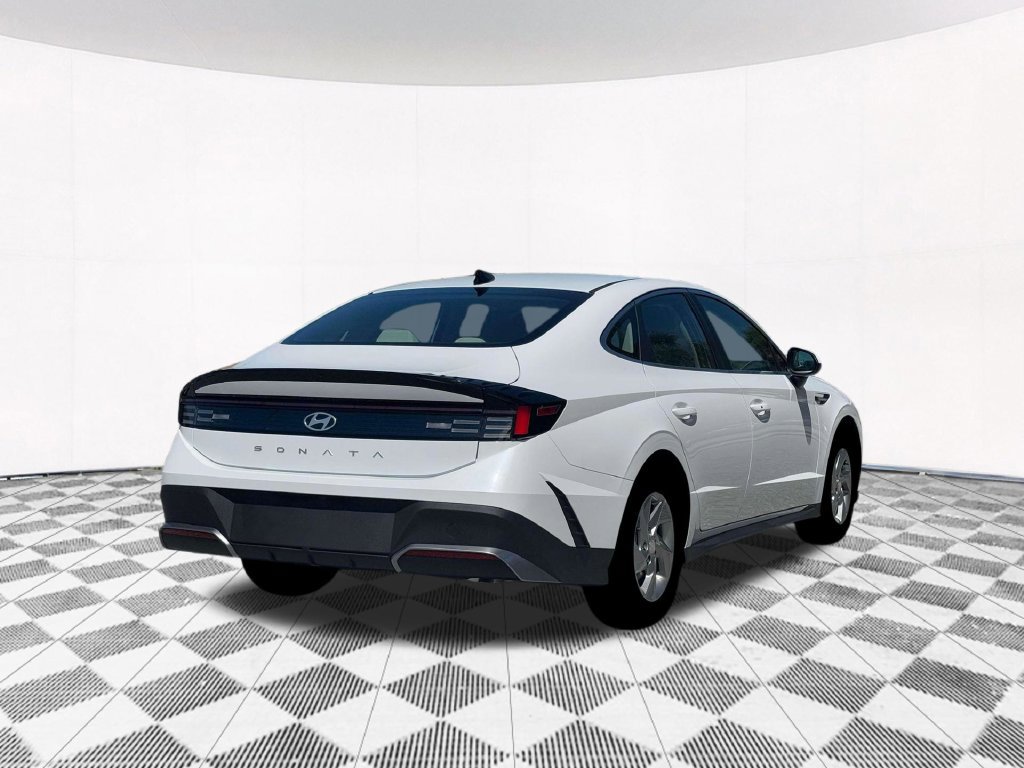 New 2026 Hyundai Sonata SE FWD image 11