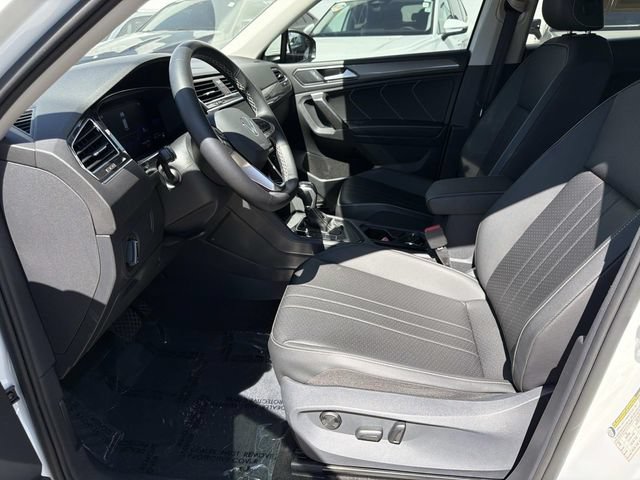 Certified 2023 Volkswagen Tiguan SE FWD image 13