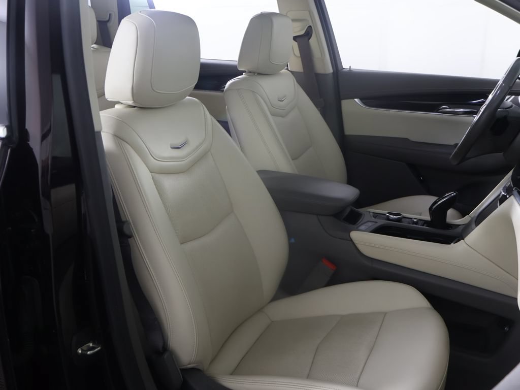 Used 2020 Cadillac XT6 Premium Luxury AWD/4WD image 25