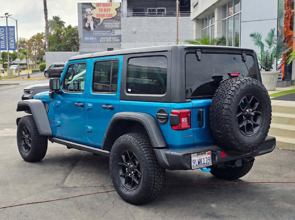 Used 2024 Jeep Wrangler Unlimited AWD/4WD image 2