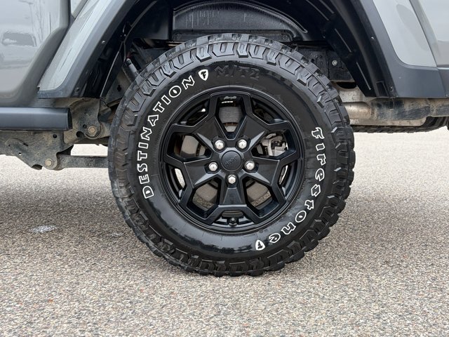 Used 2022 Jeep Gladiator Willys image 10