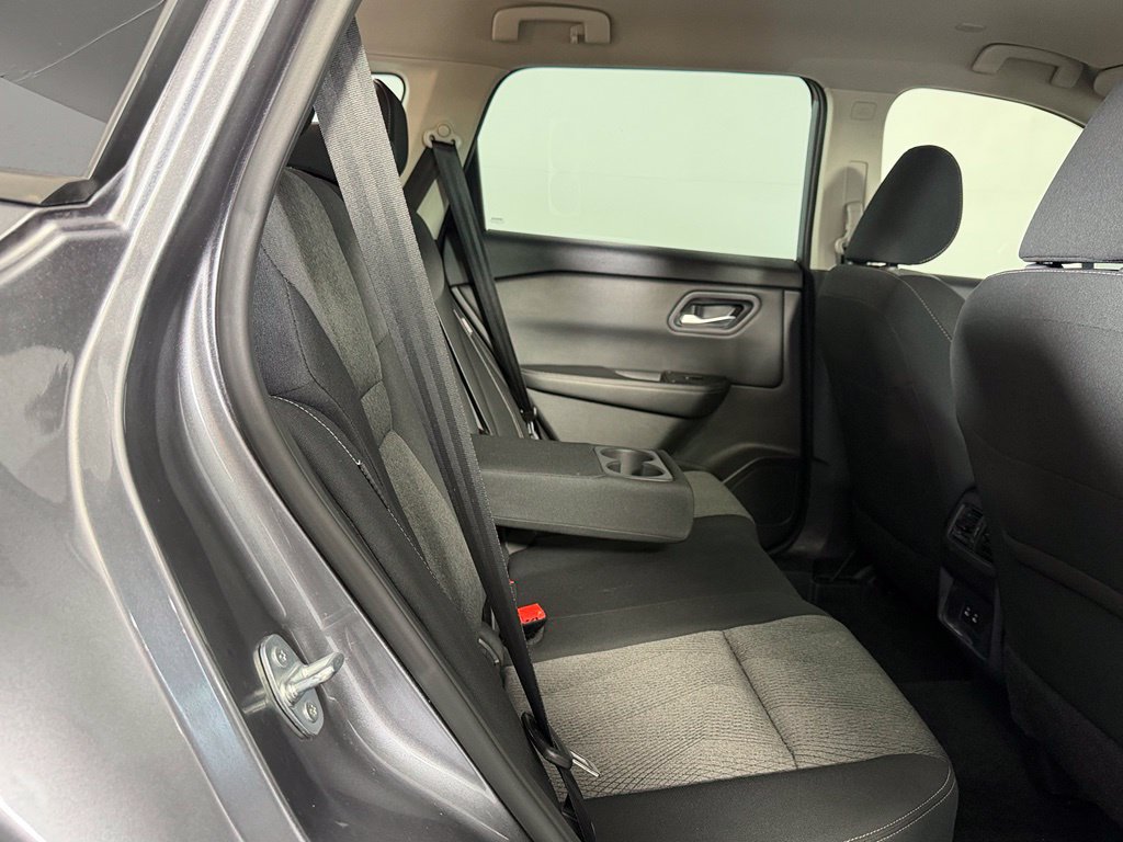 Used 2024 Nissan Rogue SV FWD image 18