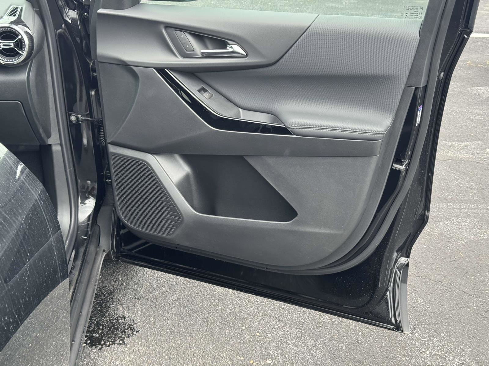 New 2026 Chevrolet Equinox LT w/ Safety and Technology Package image 9