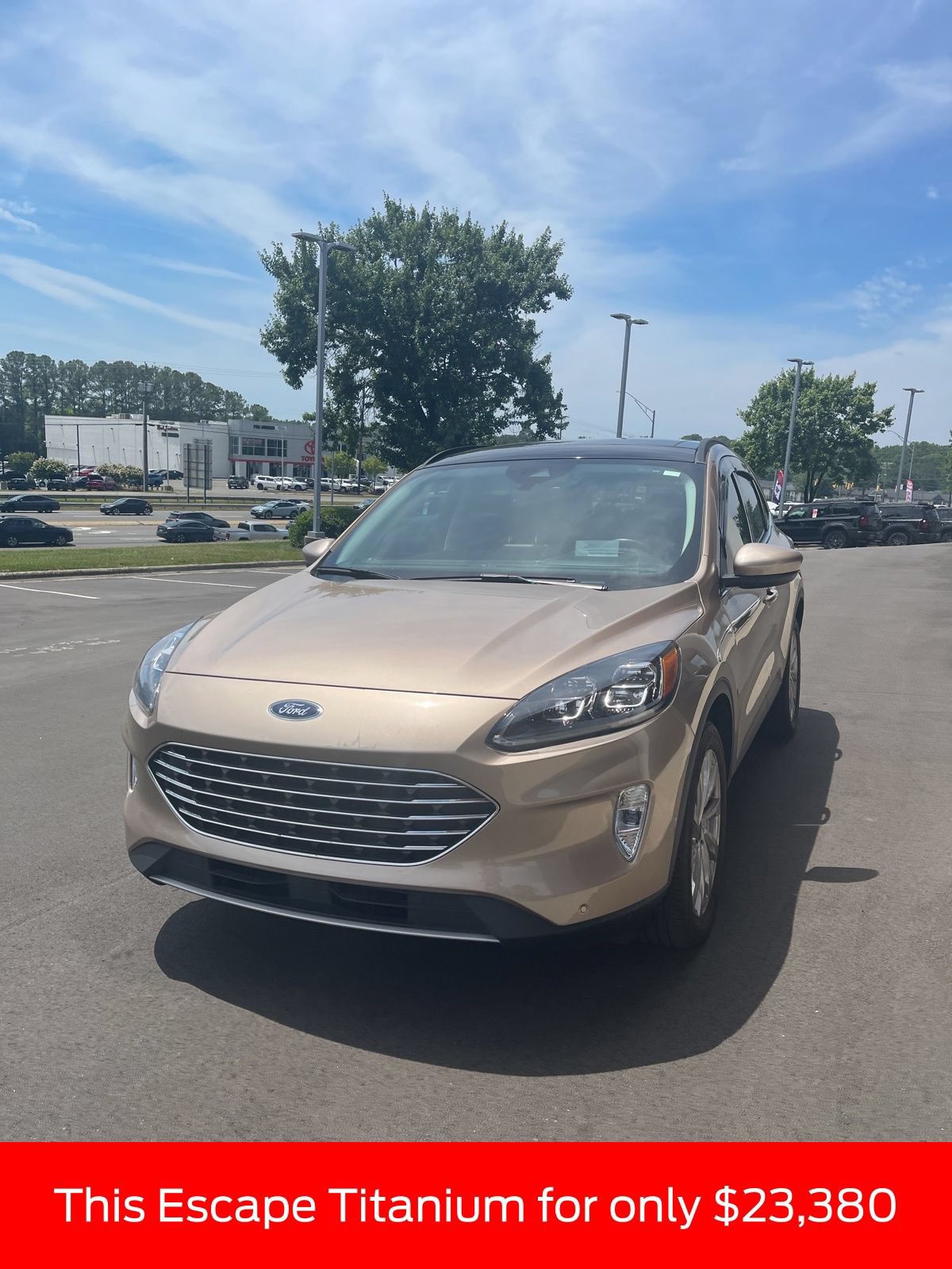Used 2021 Ford Escape Titanium w/ Titanium Elite Package AWD/4WD image 5