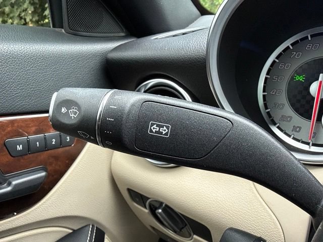 Used 2014 Mercedes-Benz SLK 350 image 26