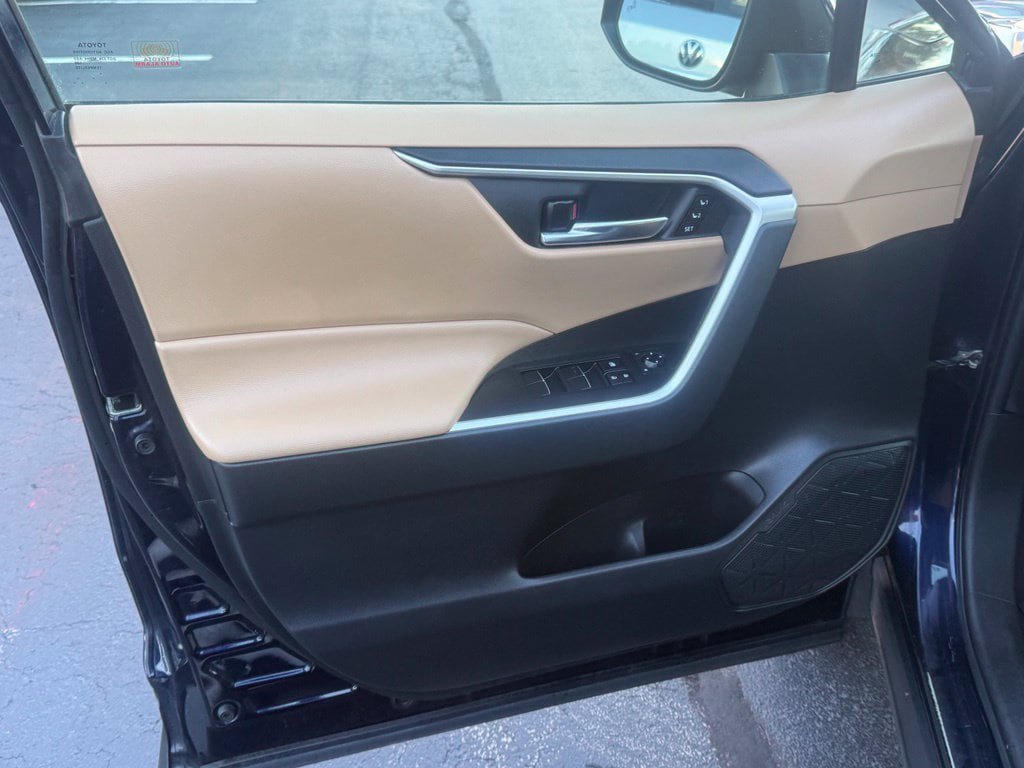 Certified 2021 Toyota RAV4 XLE Premium AWD/4WD image 14