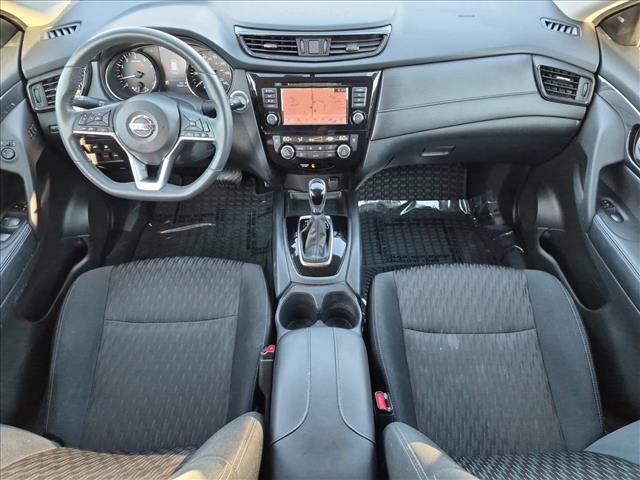 Used 2018 Nissan Rogue SV w/ Premium Package FWD image 18
