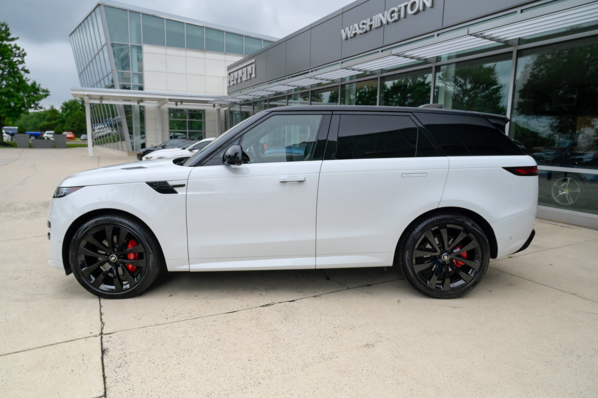 Used 2023 Land Rover Range Rover Sport SE Dynamic AWD/4WD image 8