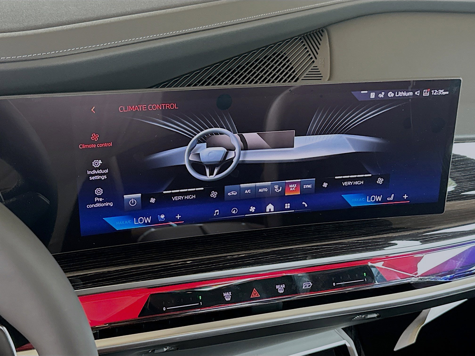 New 2026 BMW 750e xDrive w/ Premium Package image 13