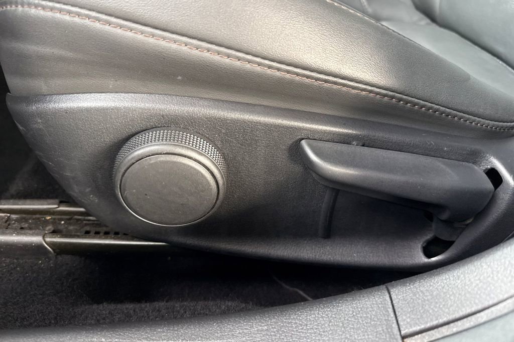 Used 2023 MAZDA MAZDA3 s image 19