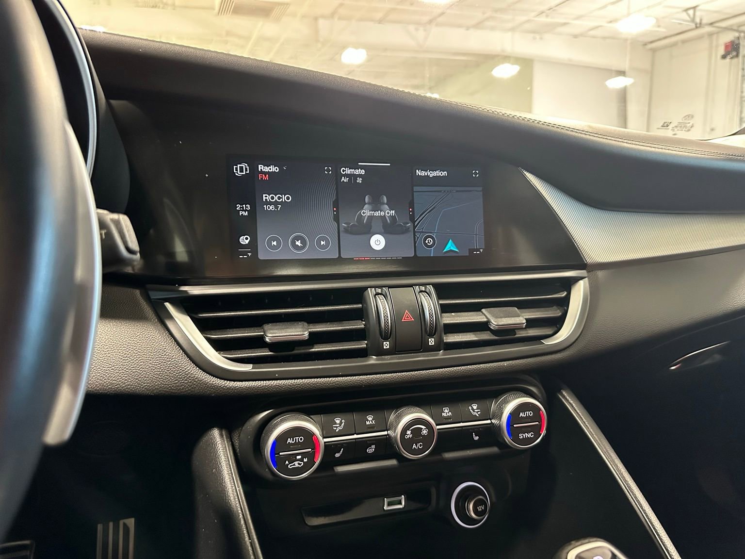 Used 2024 Alfa Romeo Giulia Veloce image 23