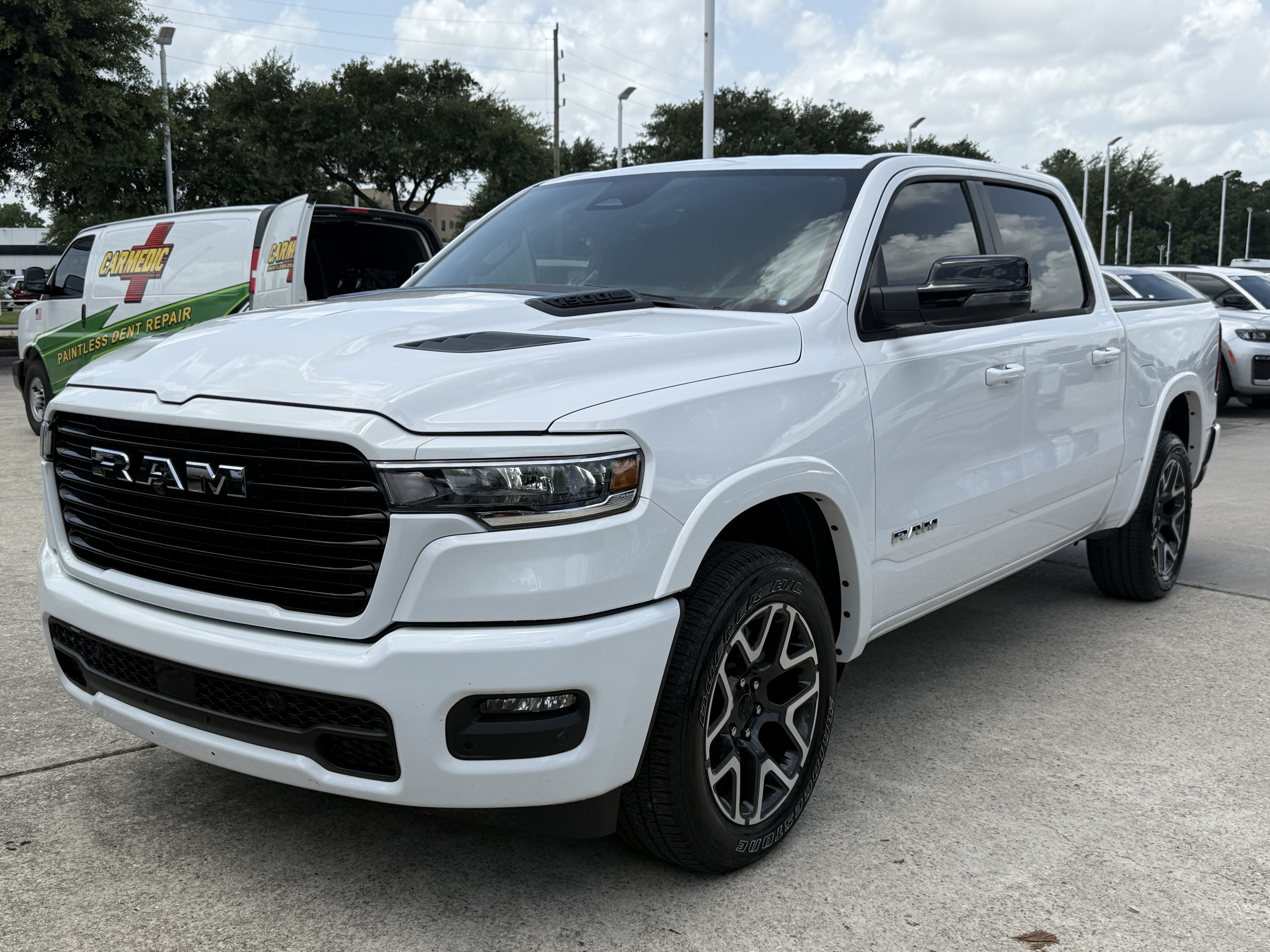 Used 2025 RAM 1500 Laramie w/ Sport Appearance Package AWD/4WD image 10