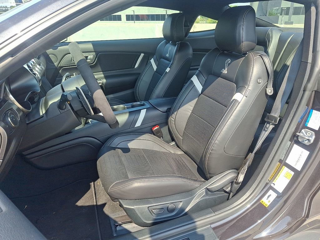 Used 2022 Ford Mustang Shelby GT500 w/ Technology Package image 5