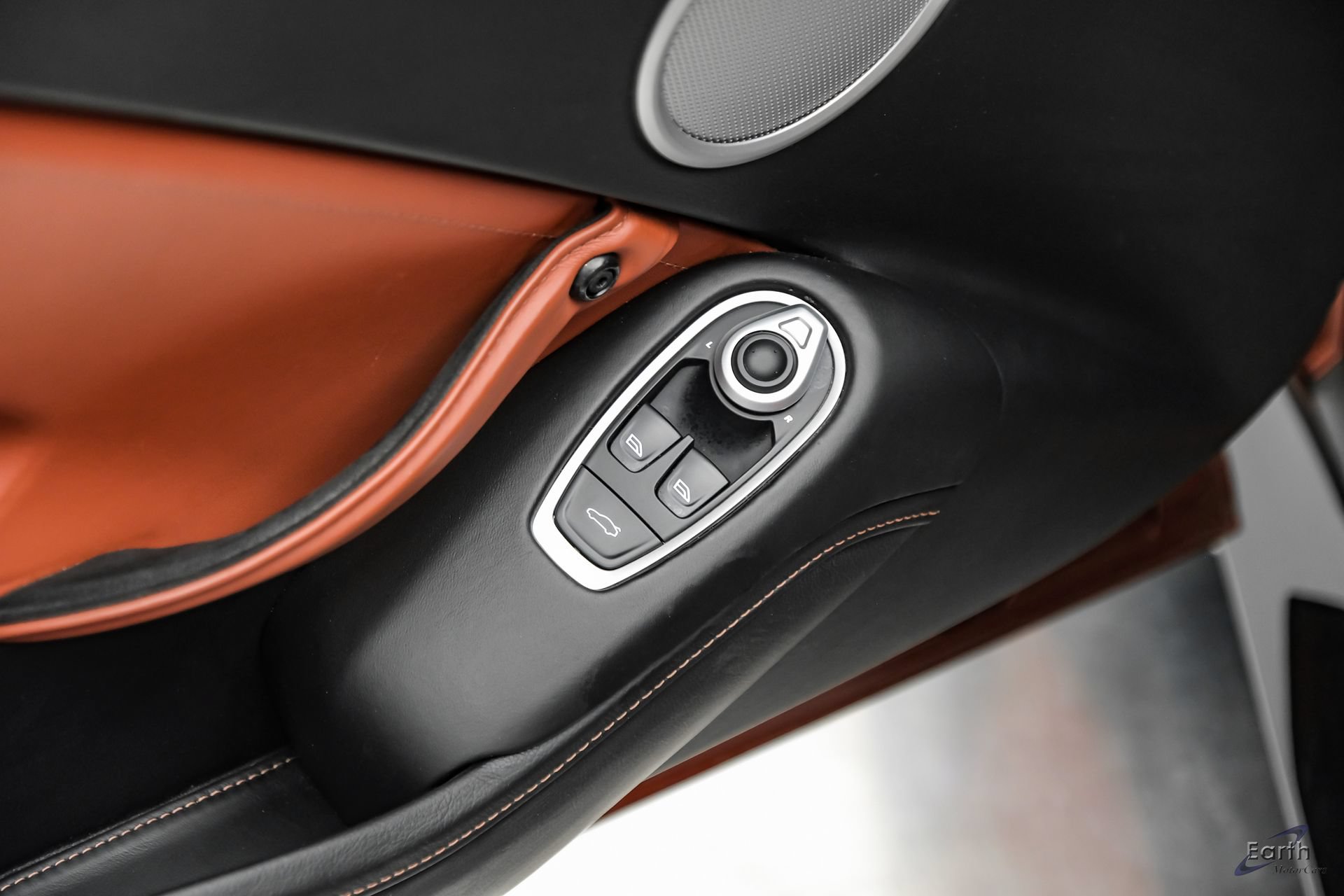 Used 2019 Aston Martin V8 Vantage Coupe RWD image 86