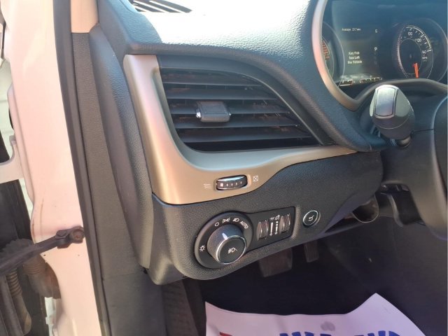 Used 2016 Jeep Cherokee Limited AWD/4WD image 17